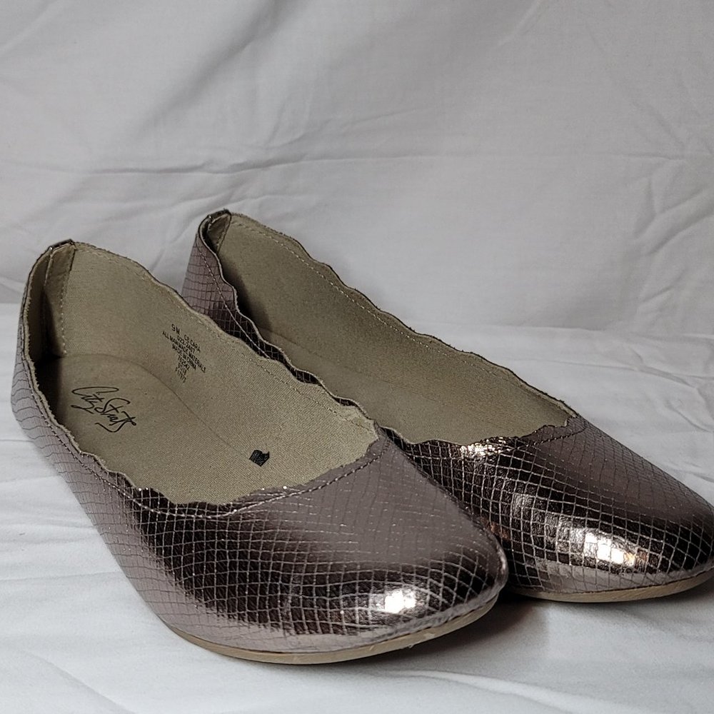 City Streets Size 9 Rose Gold Flats - Picture 3 of 8